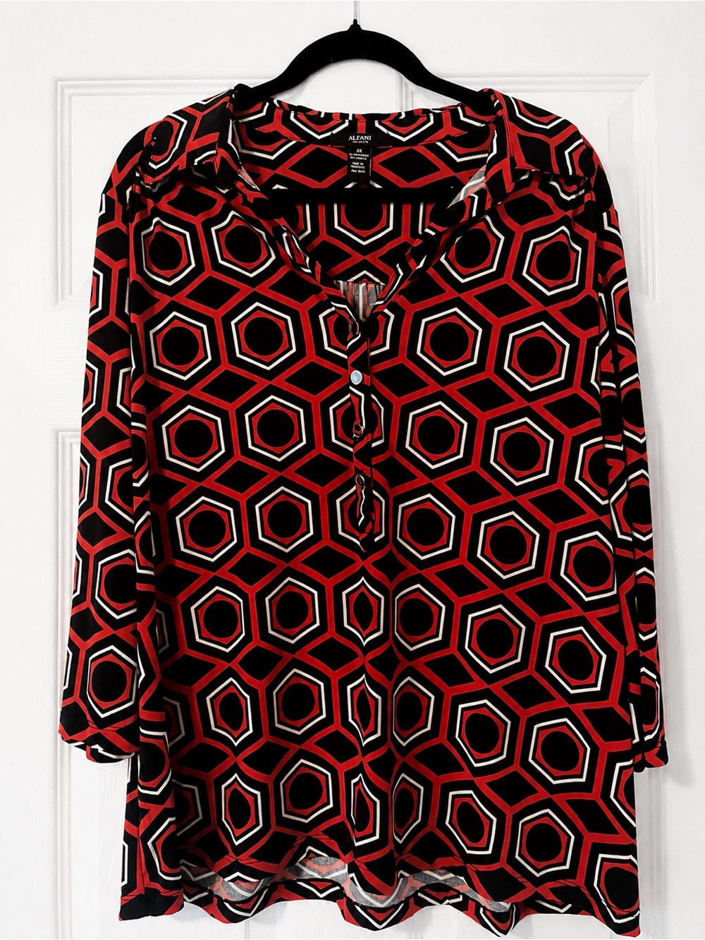 Alfani Black & Red Geometric Long-Sleeve Tee